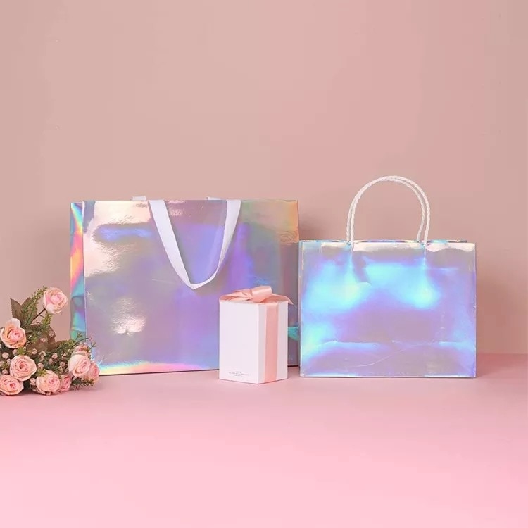 กระเป๋าใส่เสื้อผ้าฟอยล์สีเงินแวววาว Holographic Cmyk Color